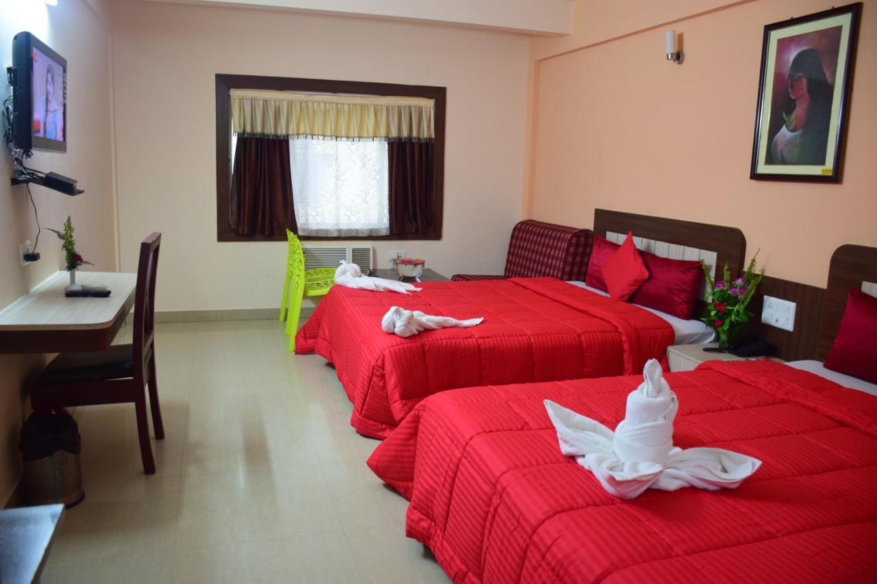 Hotel Landmark Purî Extérieur photo