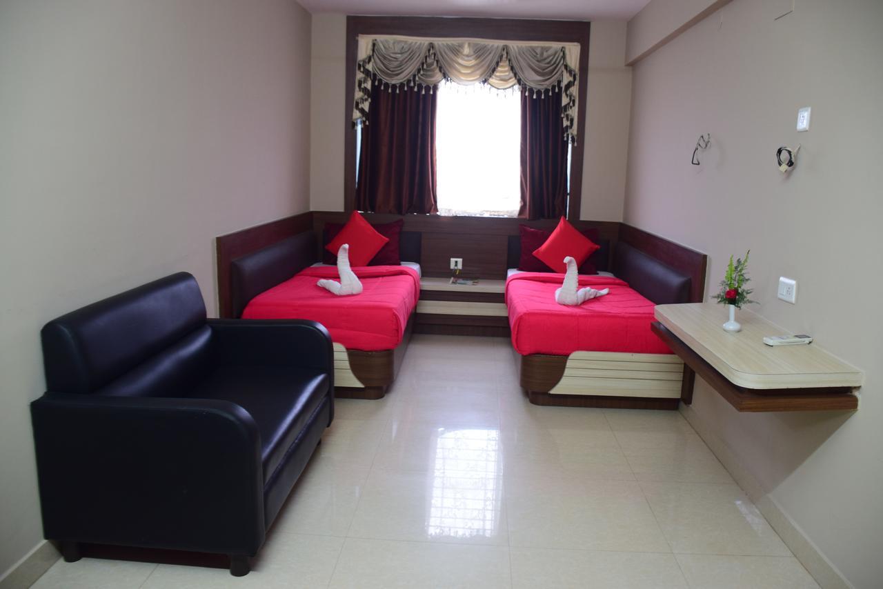 Hotel Landmark Purî Extérieur photo